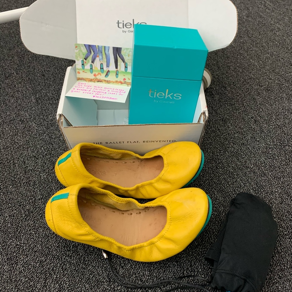 Yellow tieks with original bag and box